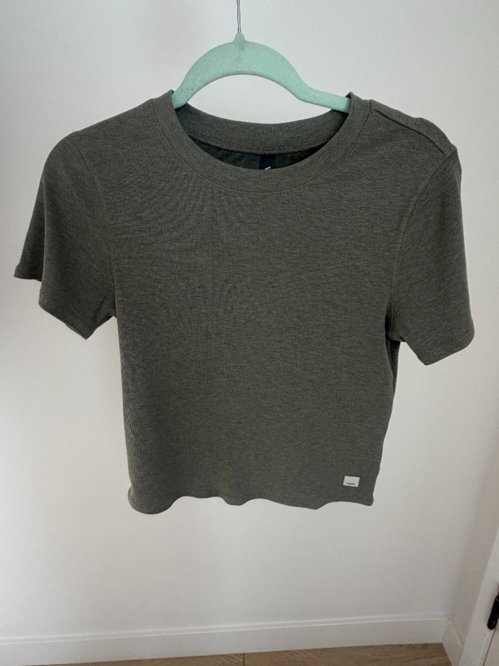 Vuori Pose Fitted Tee Laurel Heather Ribbed Top Size M